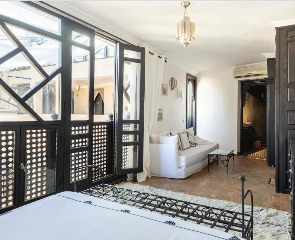 Riad Basidi Piscine Chauffee Sur Le Toit De La Medina Marrakesh Affittacamere