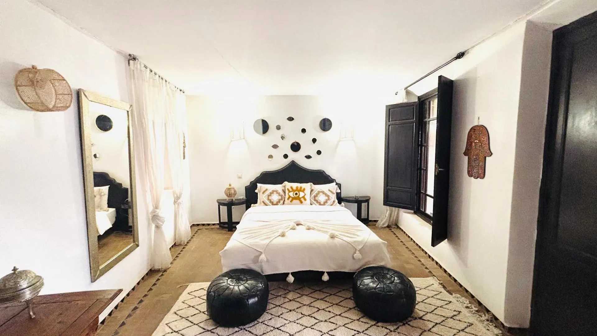 Riad Basidi Piscine Chauffee Sur Le Toit De La Medina Marrakesh