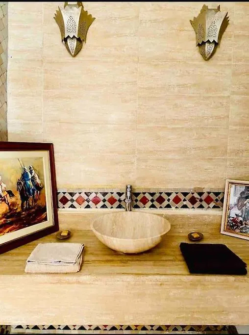 Riad Basidi Piscine Chauffee Sur Le Toit De La Medina Marrakesch Gasthof