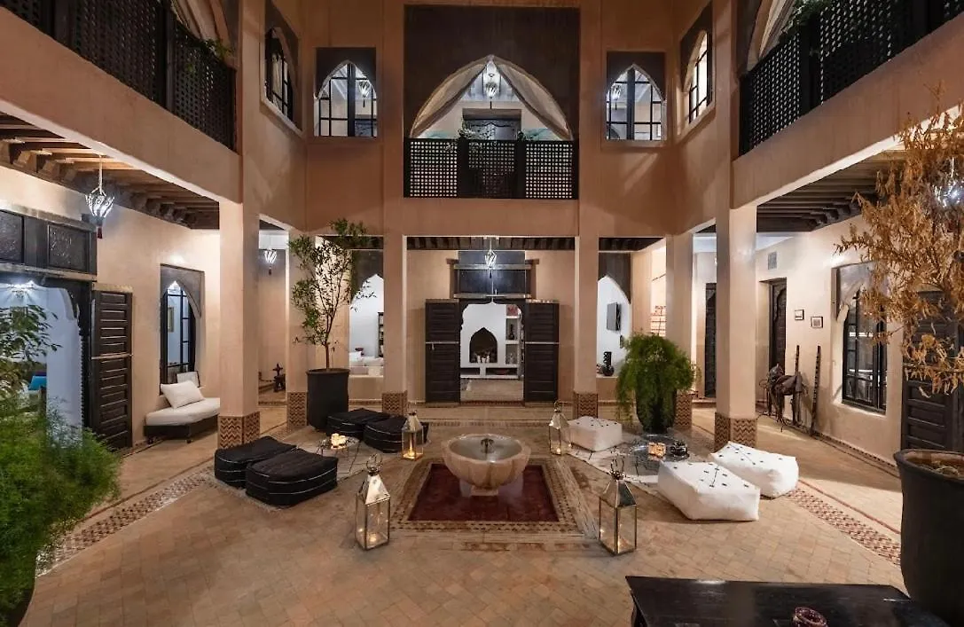 Riad Basidi Piscine Chauffee Sur Le Toit De La Medina Marrakesch Gasthof